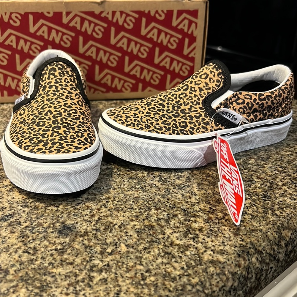 NWT Vans slip ons size 10.5